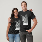アフリカホワイトサーバルキャット Tシャツ (ユニセックス)