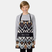 アフリカマロッコ三角幾何学茶色のパターン エプロン (着用した状態)