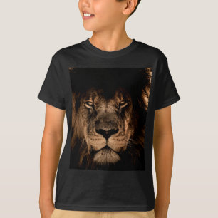 アフリカライオンのマニアの目を閉じる Tシャツ