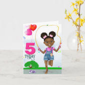 アフリカンアメリカンガールスキッピング誕生日 カード (黄色い花)