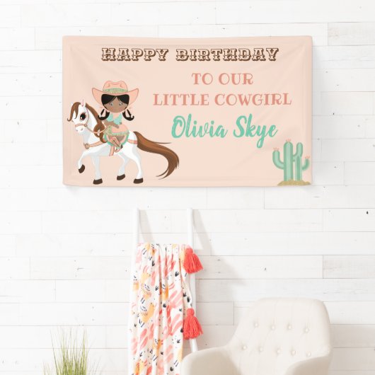 アフリカンアメリカン女性のカーボーイオンホースガールズウェスタン 横断幕 (インサイチュ)