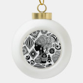アフリカンガールポートレートトライバルタトゥー セラミックボールオーナメント (正面)