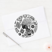 アフリカンガールポートレートトライバルタトゥー ラウンドシール (封筒)