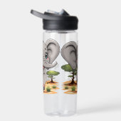 アフリカンサバンナで象のベビーが幸せにジャンプ ウォーターボトル (右面)