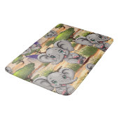 アフリカンサバンナで象のベビーが幸せにジャンプ バスマット (アングル)