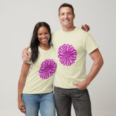 アフリカン・デイジーの花、リアリスティックイラスト Tシャツ (ユニセックス)