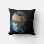 アフリカ上空の模擬雲を示す全地球。 クッション (正面)