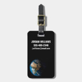 アフリカ上空の模擬雲を示す全地球。 ラゲッジタグ (正面縦)