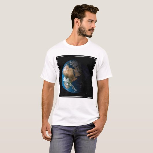 アフリカ上空の模擬雲を示す全地球。 Tシャツ (正面フル)