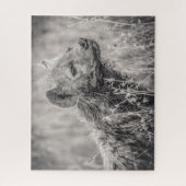 アフリカ人によって斑点を付けられるハイエナ ジグソーパズル (縦)