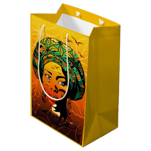 アフリカ人女性ポートレートと夕日 ミディアムペーパーバッグ (裏面アングル)