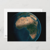 アフリカ大陸の上の宇宙から完全な地球。 ポストカード (正面/裏面)