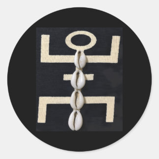 アフリカ産のカウリー貝 ラウンドシール