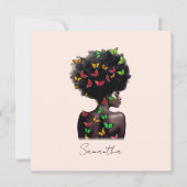 アフリカ系アメリカ人で蝶が多いアフロの女性 (正面)