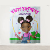 アフリカ系アメリカ人の少女が縄跳びをしながらハッピーバースデー タペストリー (正面)
