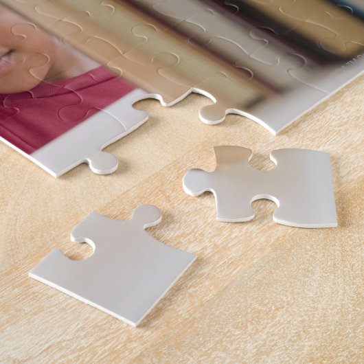 アフリカ系アメリカ人の少年が本を選ぶ ジグソーパズル (側面)