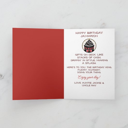 アフリカ系アメリカ人の少年の黒/赤の誕生日行動 カード (内部)