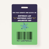 アフリカ系アメリカ人の気違いの科学者の男の子の誕生日 バッジ (裏面)