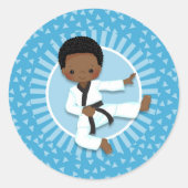 アフリカ系アメリカ人の空手の男の子の柔道の武道 ラウンドシール (正面)