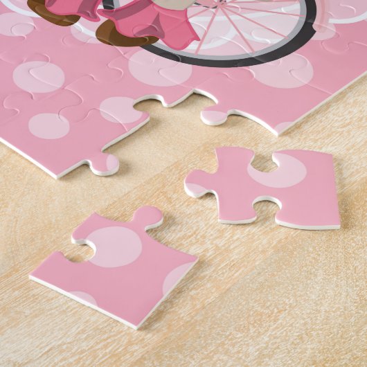 アフリカ系アメリカ人の自転車ガール – ピンクホワイト ジグソーパズル (側面)