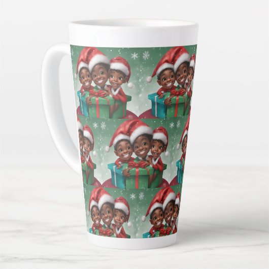 アフリカ系アメリカ人クリスマス小妖精や小人 カフェラテマグ (左アングル)