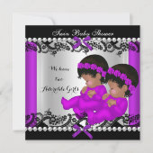 アフリカ系アメリカ人ツインガールズベビーシャワーパープル 招待状 (正面)
