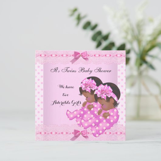 アフリカ系アメリカ人ツインガールズベビーシャワーピンク 招待状 (スタンド正面)
