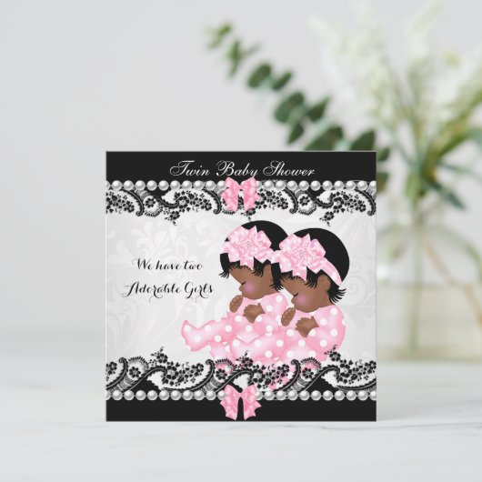 アフリカ系アメリカ人ツインベビーシャワーかわいい女の子ピンク 招待状 (スタンド正面)