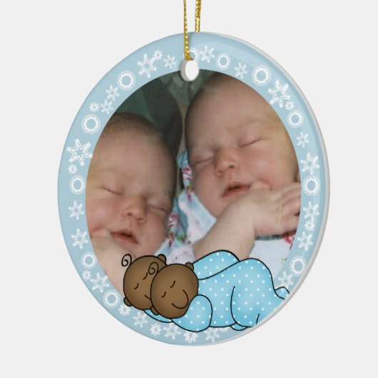 アフリカ系アメリカ人ツインボーイズ1stクリスマスオーナメント セラミックオーナメント (左)