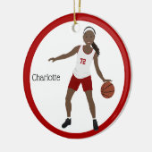 アフリカ系アメリカ人バスケットボール女子インレッド&ホワイト セラミックオーナメント (左)