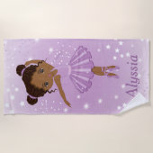 アフリカ系アメリカ人バレリーナパープルトゥトゥビーチタオル ビーチタオル (正面)