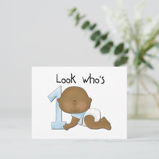 アフリカ系アメリカ人ボーイ1歳の誕生日Tシャツとプレゼント ポストカード (スタンド正面)