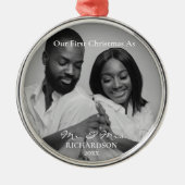 アフリカ系アメリカ人初めてのクリスマスの写真ミスター&ミセス メタルオーナメント (正面)