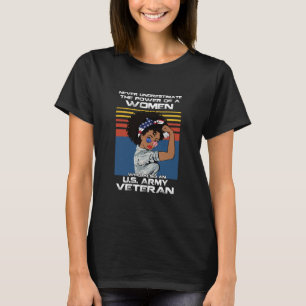 アフリカ系アメリカ人女性軍退役軍人 Tシャツ