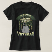 アフリカ系アメリカ人退役軍人ブラック軍隊獣医アメリカ Tシャツ (デザイン正面)