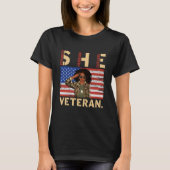 アフリカ系アメリカ軍退役軍人女性 Tシャツ (正面)