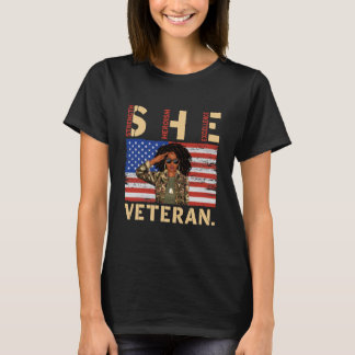 アフリカ系アメリカ軍退役軍人女性 Tシャツ
