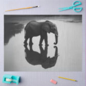 アフリカ象威厳のある象と反射を切り離す 薄葉紙 (クラフト)