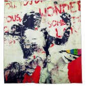 アフリカ赤と白ステンシルの色あせたグラフィティ シャワーカーテン (正面)