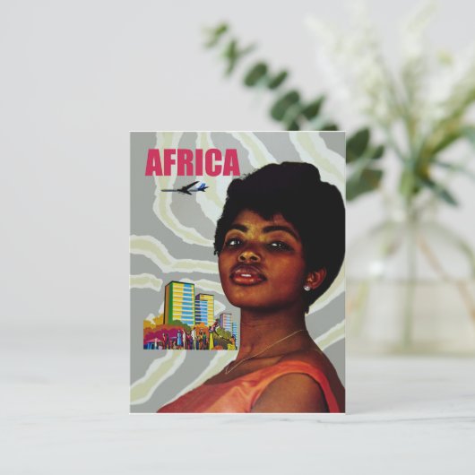 アフリカ。アフリカの女性と背後にある大きな都市、写真 ポストカード (スタンド正面)