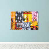 アフリカ、アンゴラ、ベンゲラ。明るい色のパンツ キャンバスプリント (インサイチュ (ウッドフロア))