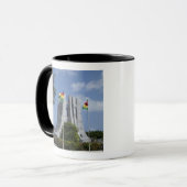 アフリカ、ガーナ、アクラ。ヌクルマ陵、最後の3 マグカップ (正面左)