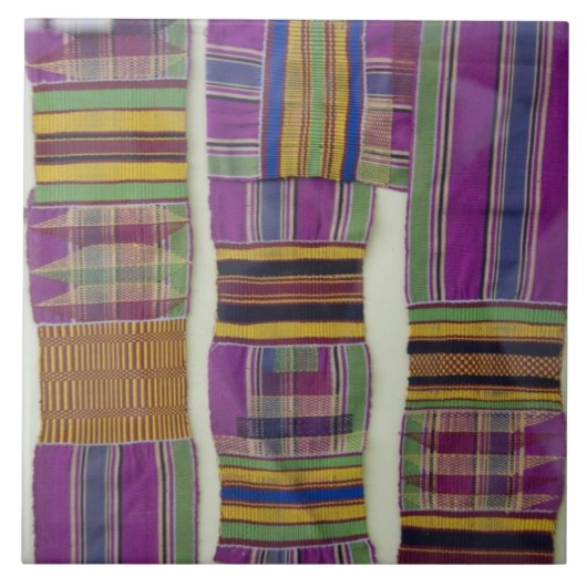 アフリカ、ガーナ、アクラ。国立博物館 タイル (正面)