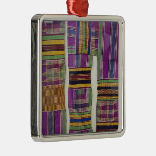 アフリカ、ガーナ、アクラ。国立博物館 メタルオーナメント (右)