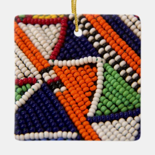 アフリカ、ケニア。マサイ族ビーズ セラミックオーナメント (正面)