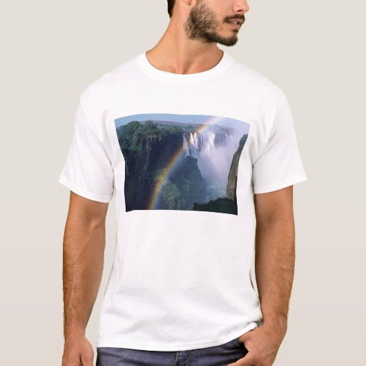 アフリカ、ジンバブエ。ヴィクトリアの滝 Tシャツ (正面)