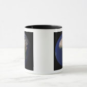 アフリカ、ヨーロッパ、中東を示す全地球 マグカップ (中央)