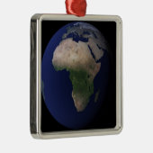 アフリカ、ヨーロッパ、中東を示す全地球 メタルオーナメント (右)