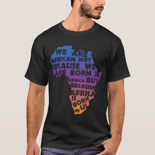 アフリ生まれカは日没の中にある Tシャツ (正面)