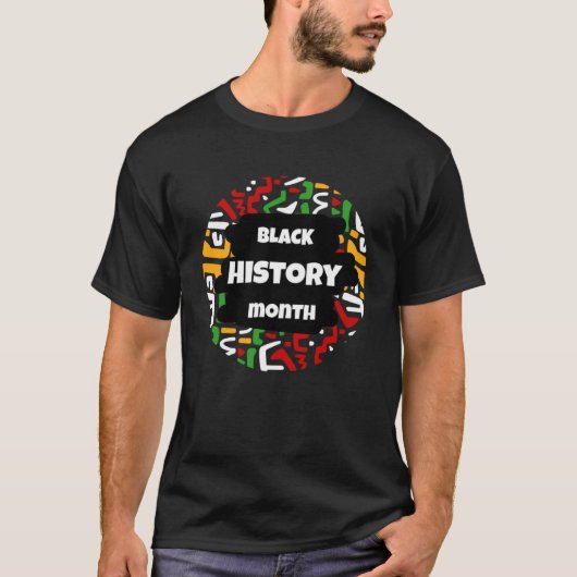 アフロのアフリカ地図と黒い歴史月 Tシャツ (正面)